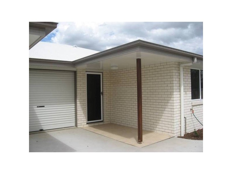 2/100 Zeller, Chinchilla QLD 4413