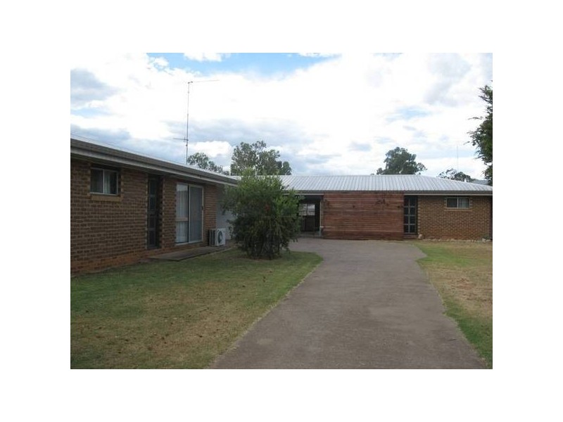 79 Middle, Chinchilla QLD 4413