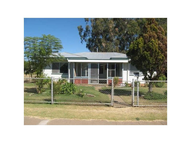 92 Middle, Chinchilla QLD 4413
