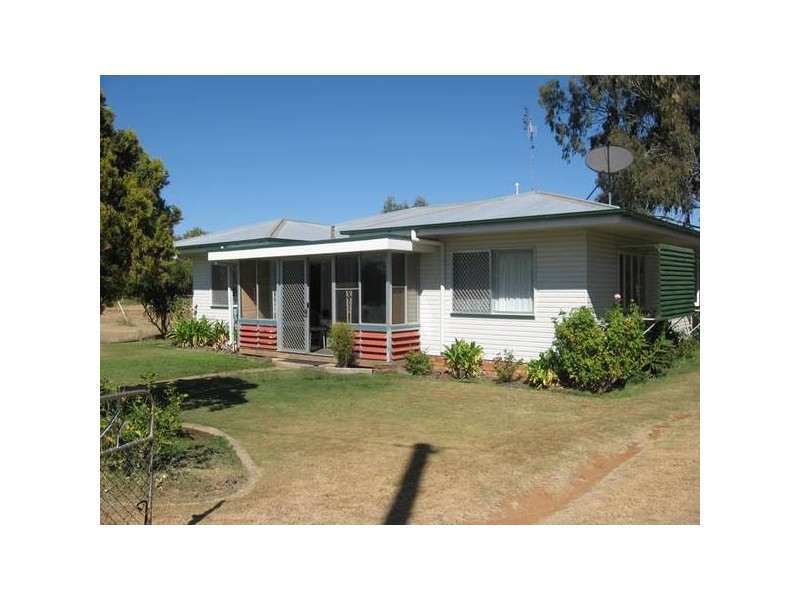92 Middle, Chinchilla QLD 4413