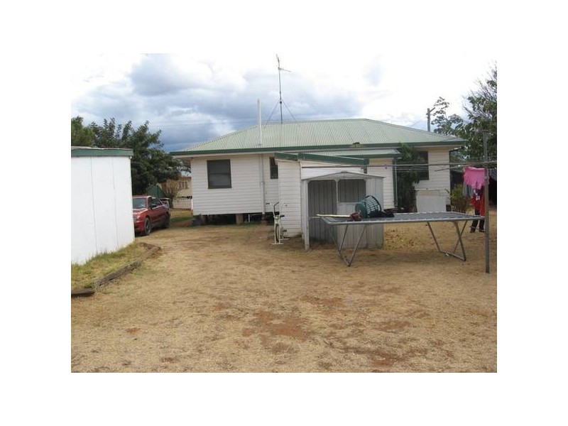 9 Atkins, Chinchilla QLD 4413