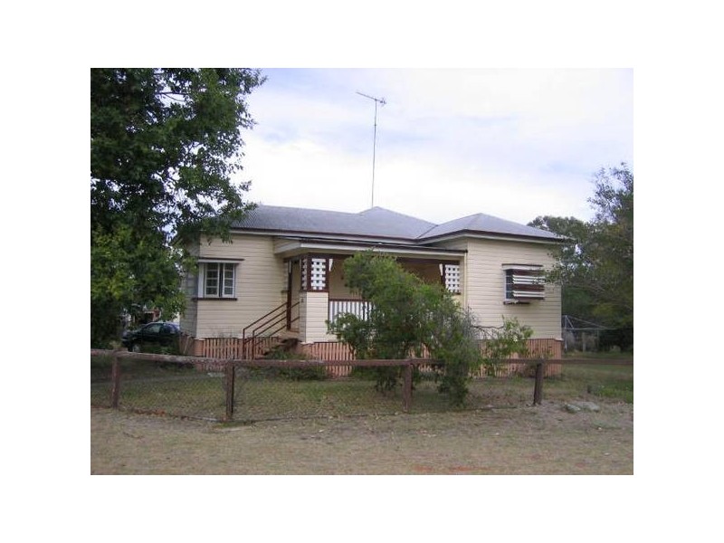 12 Middle Street, Chinchilla QLD 4413