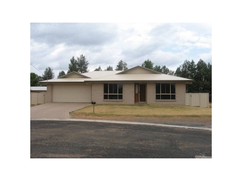 8 Davidson Street, Chinchilla QLD 4413