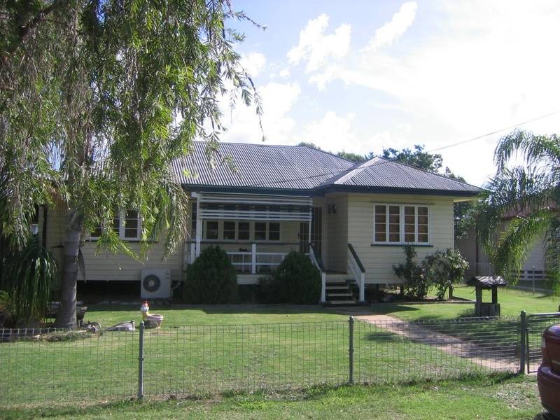 16 Reid Street, Chinchilla QLD 4413