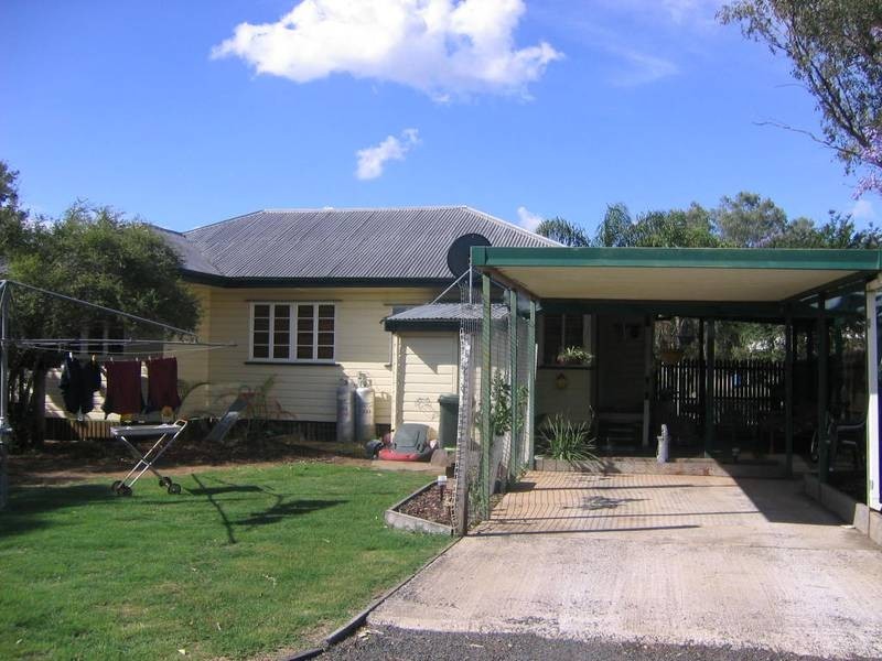 16 Reid Street, Chinchilla QLD 4413