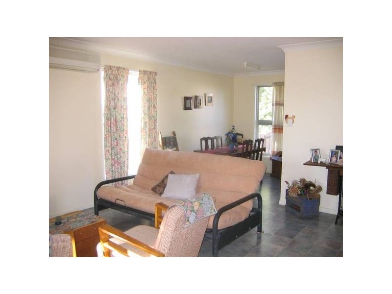 27 Mackie Street, Chinchilla QLD 4413