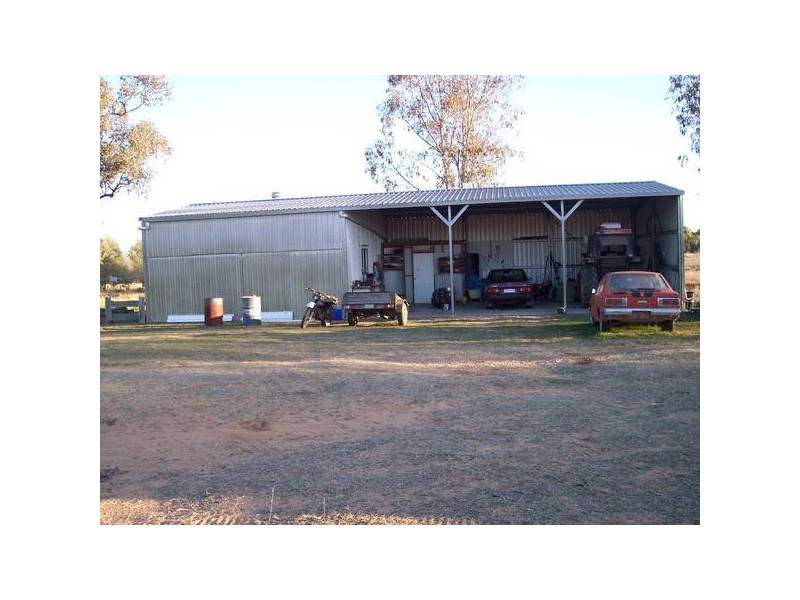 2 Dahlers Road, Chinchilla QLD 4413