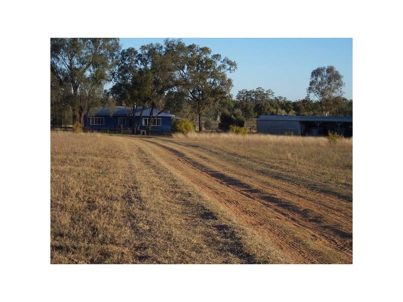 2 Dahlers Road, Chinchilla QLD 4413