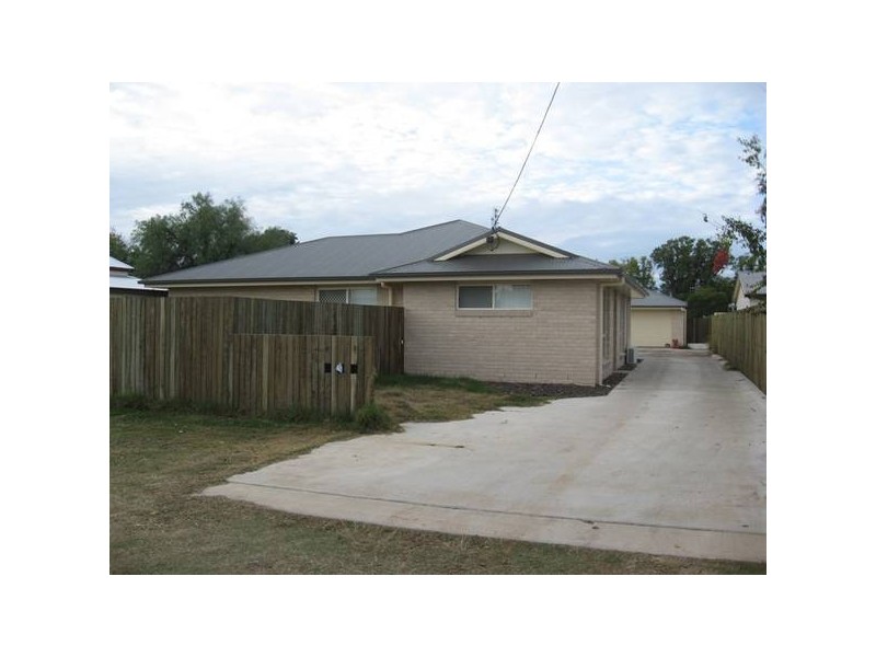 2/79 Boyd, Chinchilla QLD 4413