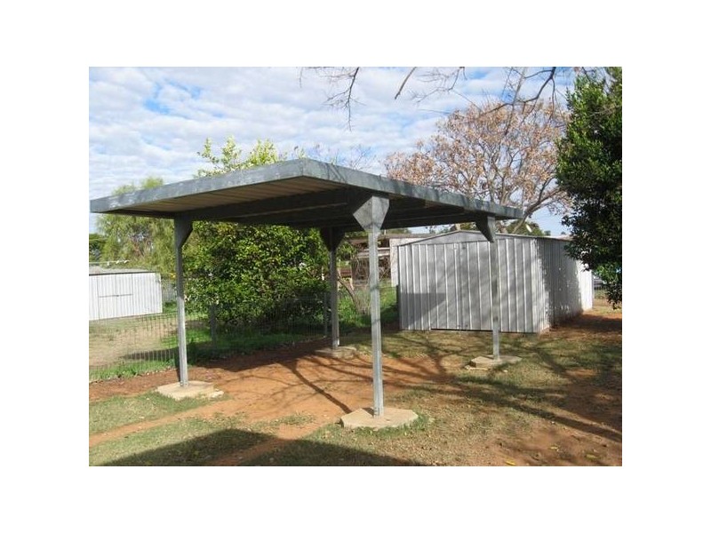 32 Windmill Road, Chinchilla QLD 4413