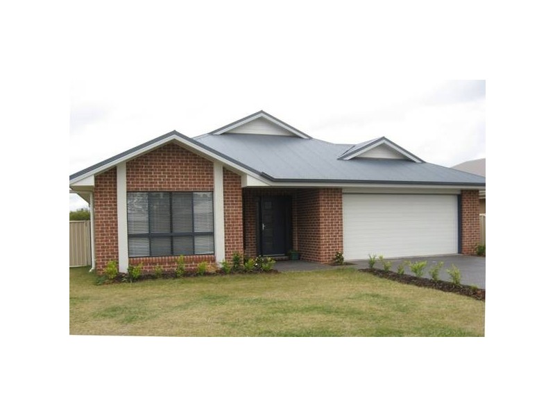27 Sommerfeld Crescent, Chinchilla QLD 4413