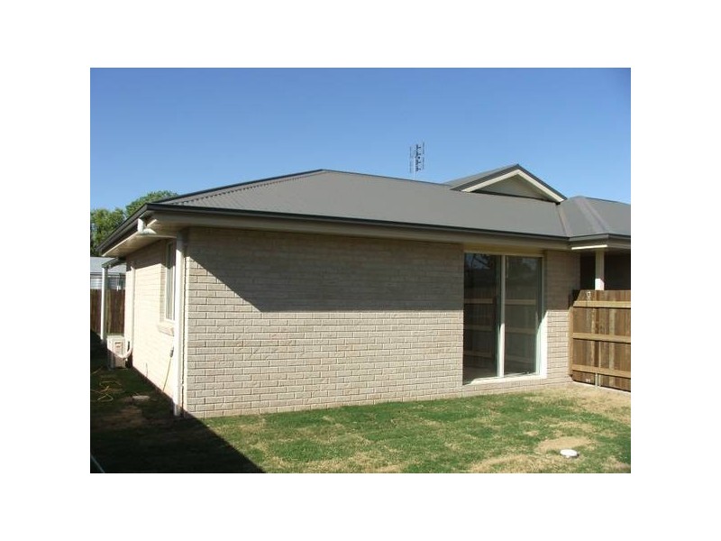 1/79 Boyd, Chinchilla QLD 4413