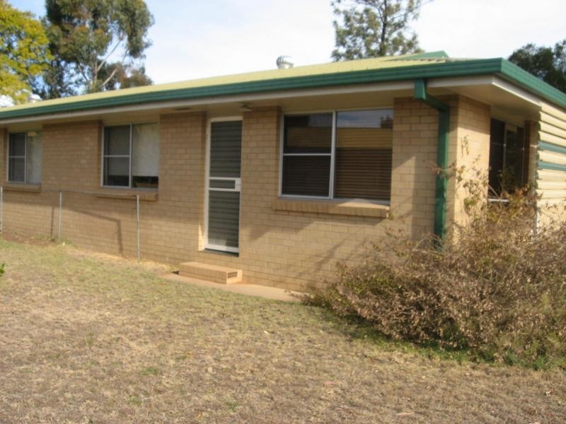 4/15 Mann Street, Chinchilla QLD 4413