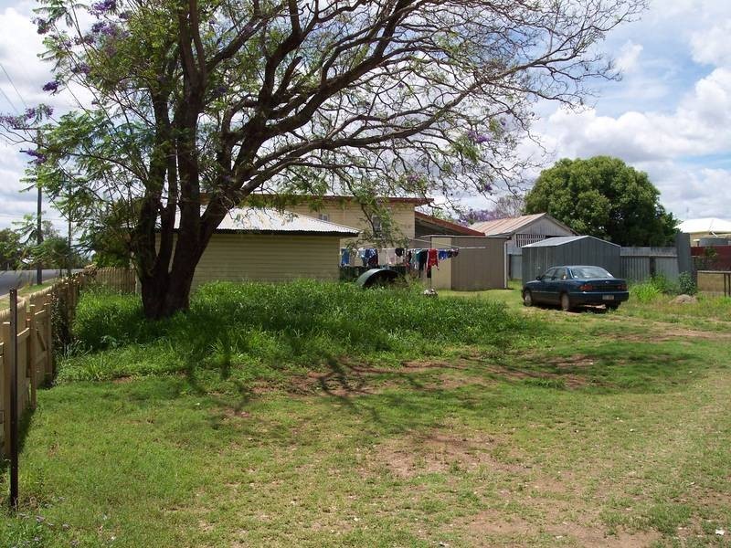 32 Helena Street, Chinchilla QLD 4413