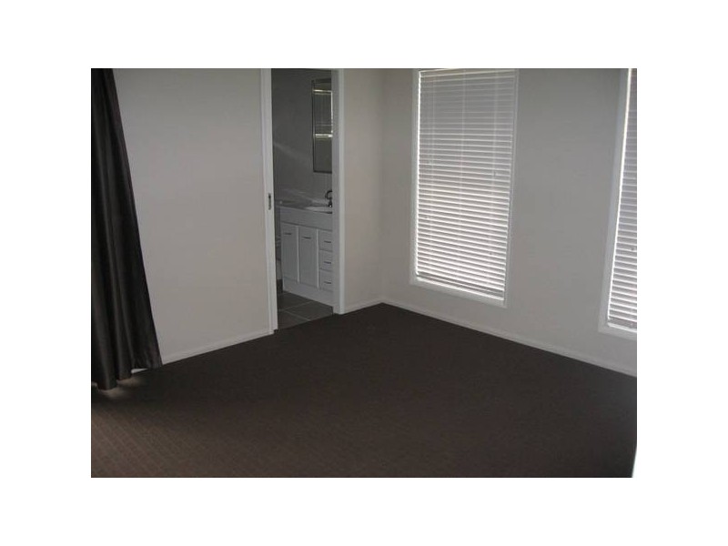 4 McKenzie Street, Chinchilla QLD 4413
