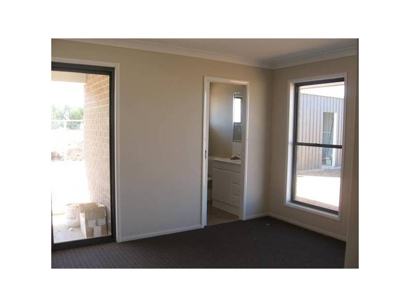 4 McKenzie Street, Chinchilla QLD 4413