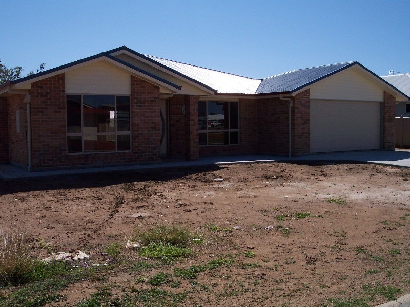 37 Pilkington, Chinchilla QLD 4413