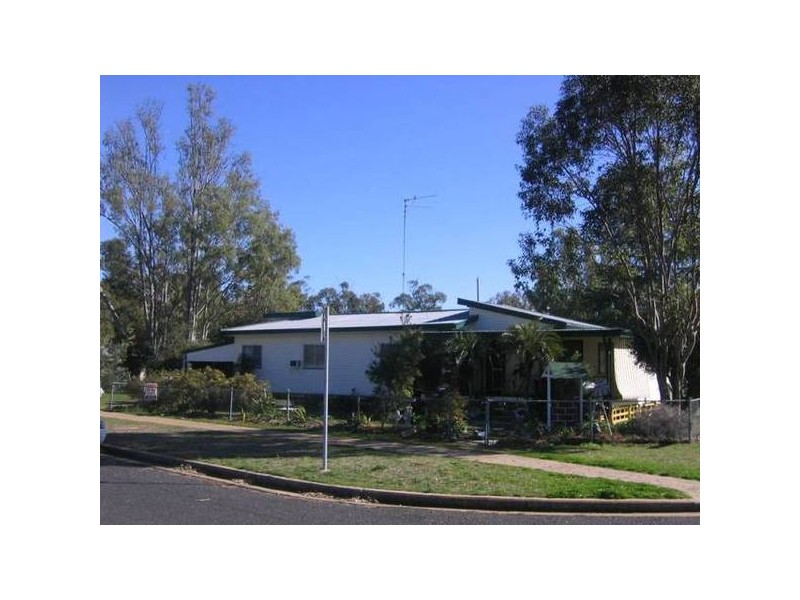 27 Rennick Street, Chinchilla QLD 4413