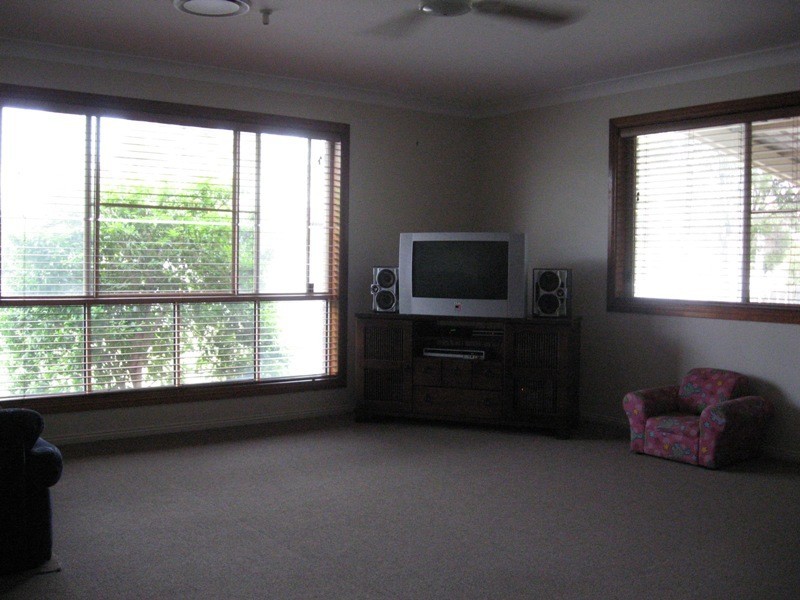 8 Stevenson Street, Chinchilla QLD 4413