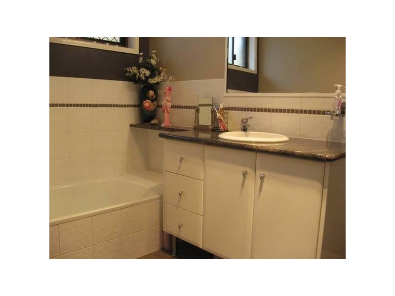 45 Mackie, Chinchilla QLD 4413