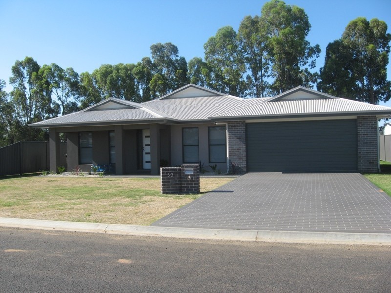 53 Sommerfeld Crescent, Chinchilla QLD 4413