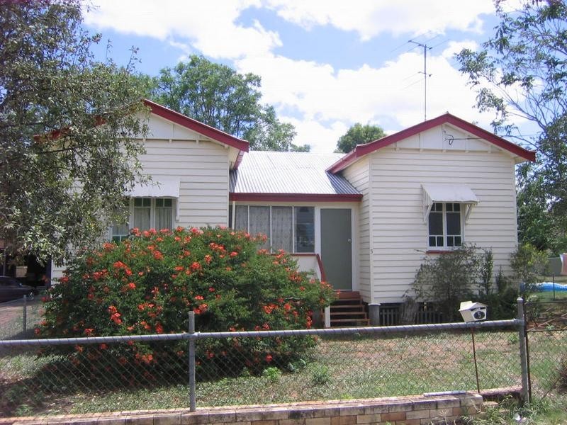 5 Russell Street, Chinchilla QLD 4413