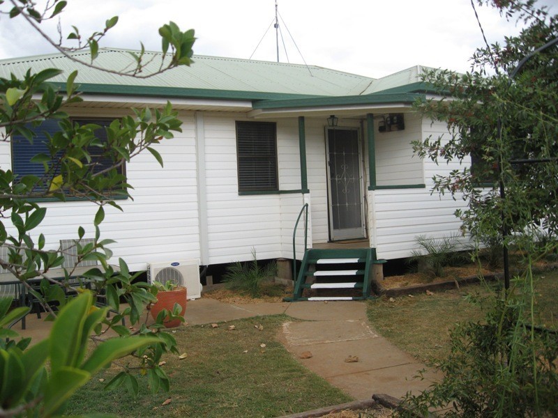 9 Atkins, Chinchilla QLD 4413
