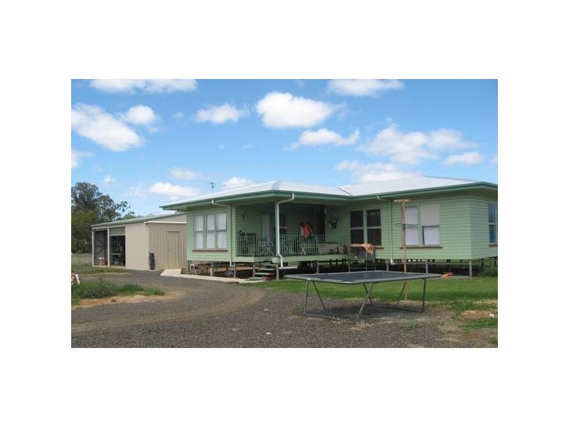 93 Cemetery Road, Chinchilla QLD 4413