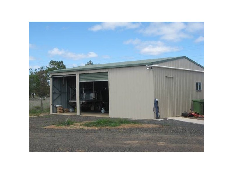 93 Cemetery Road, Chinchilla QLD 4413