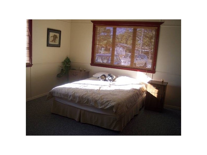 4 BEUTEL STREET, Chinchilla QLD 4413