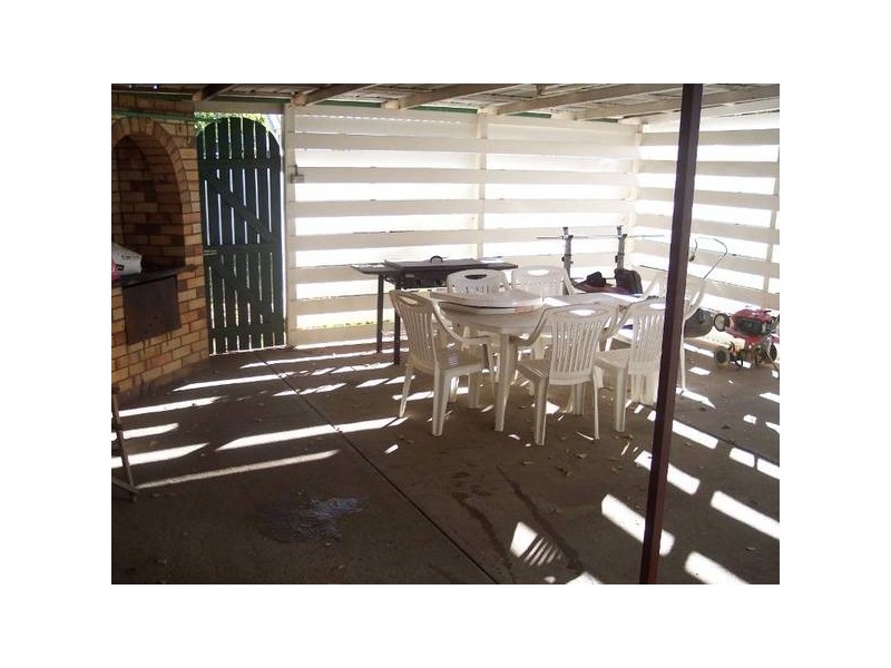 4 BEUTEL STREET, Chinchilla QLD 4413