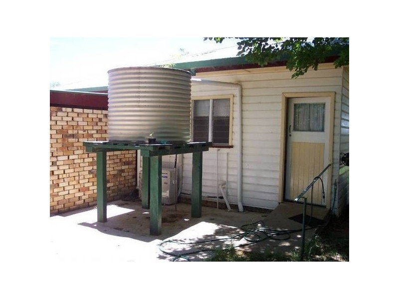4 BEUTEL STREET, Chinchilla QLD 4413