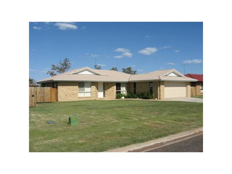 8 Back Avenue, Chinchilla QLD 4413