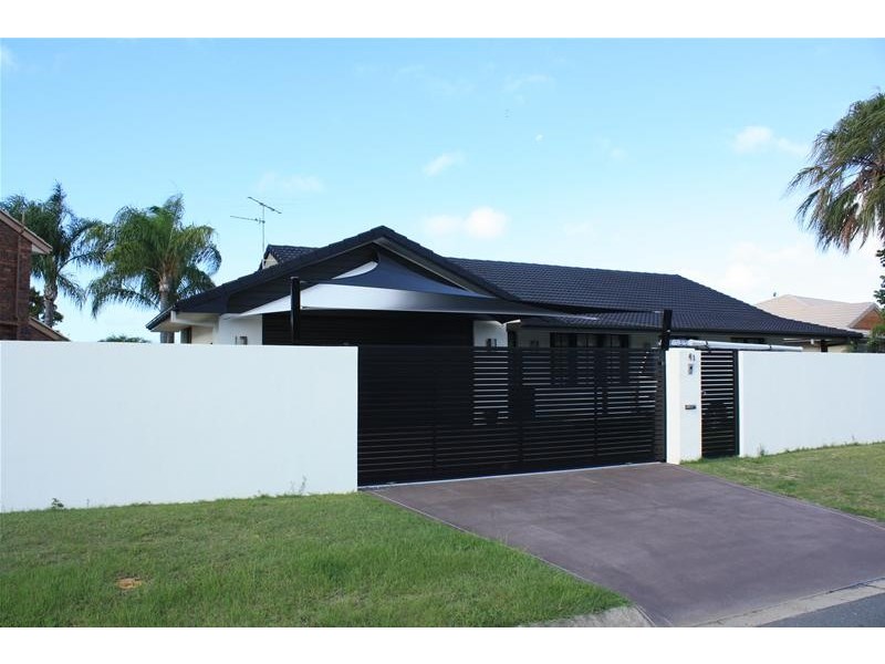7 Tradewinds Avenue, Paradise Point QLD 4216