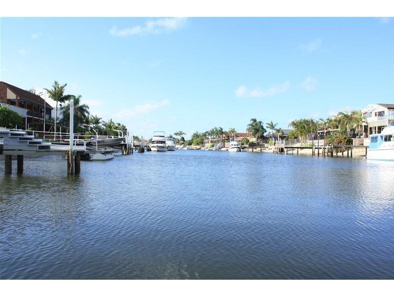 7 Tradewinds Avenue, Paradise Point QLD 4216