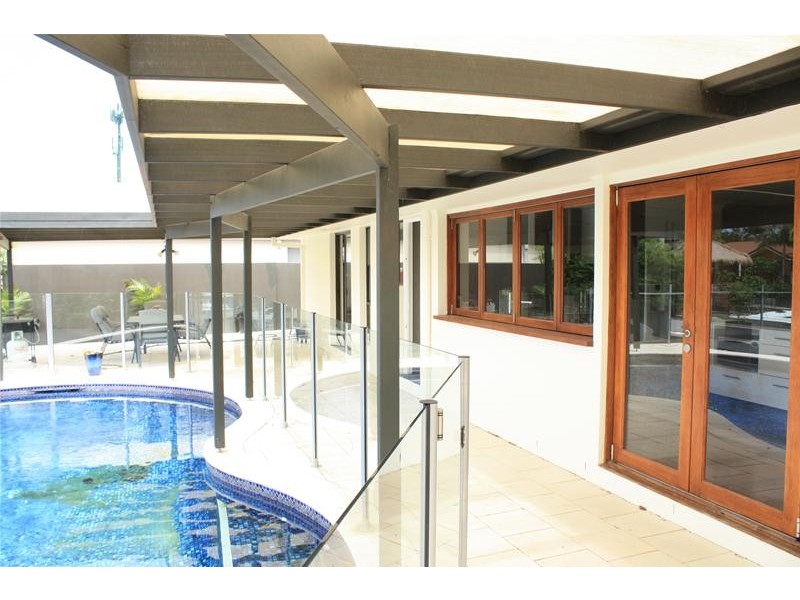 7 Tradewinds Avenue, Paradise Point QLD 4216