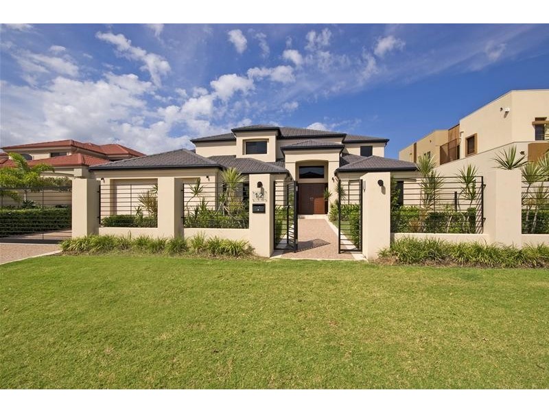 Sovereign Islands QLD 4216