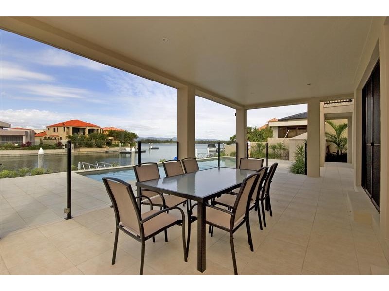 Sovereign Islands QLD 4216