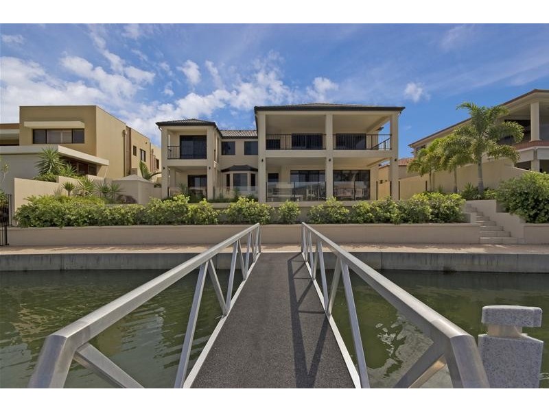 Sovereign Islands QLD 4216