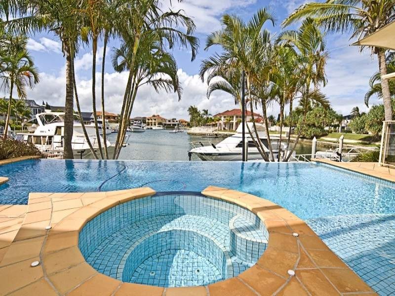 Sovereign Islands QLD 4216