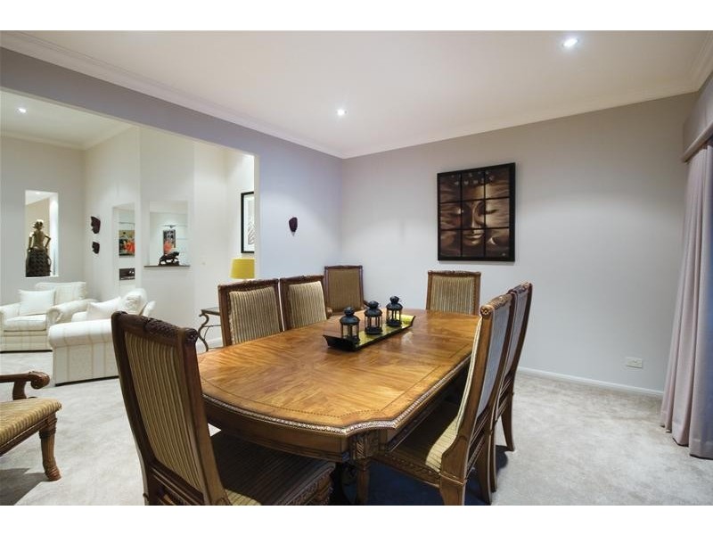 8 Mandolin Avenue, Helensvale QLD 4212