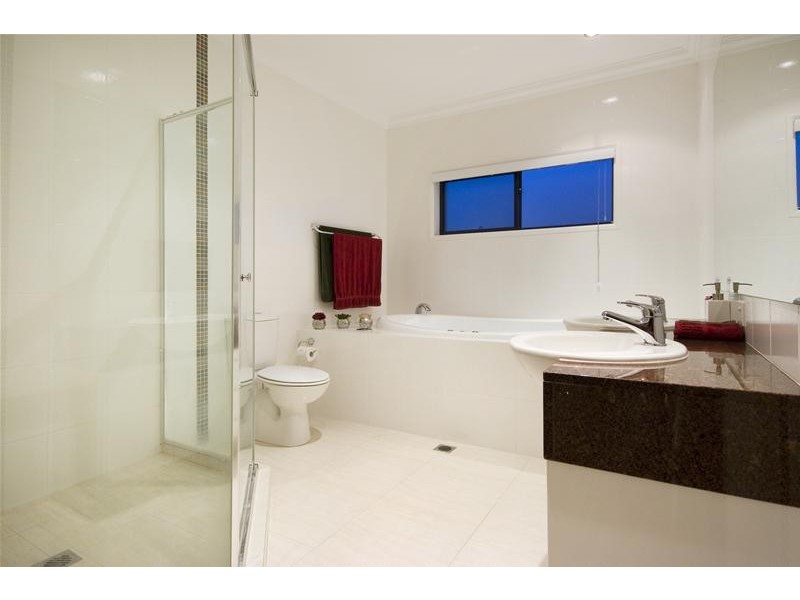 8 Mandolin Avenue, Helensvale QLD 4212