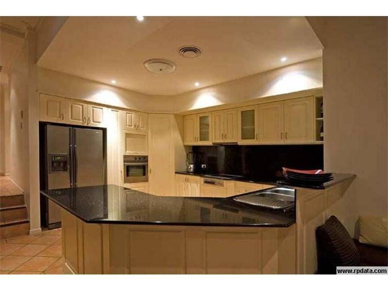 Sovereign Islands QLD 4216