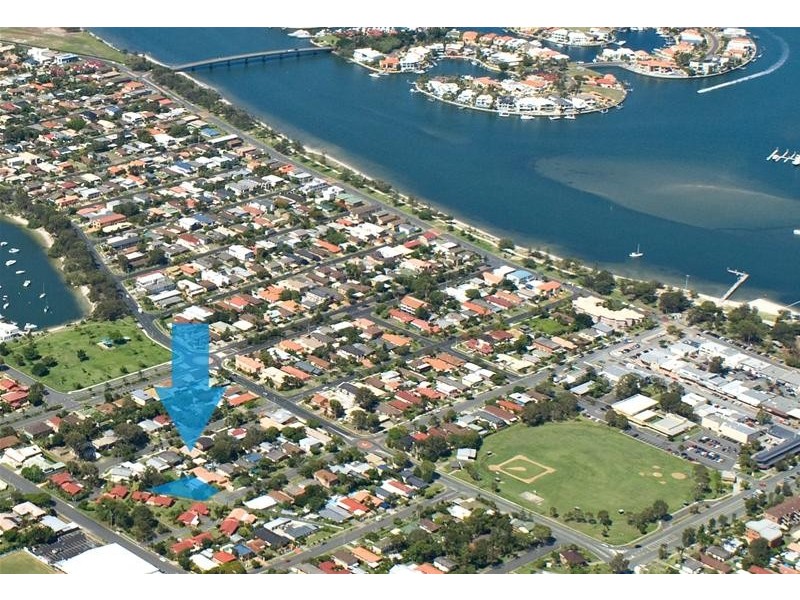 57 Bruce Avenue, Paradise Point QLD 4216
