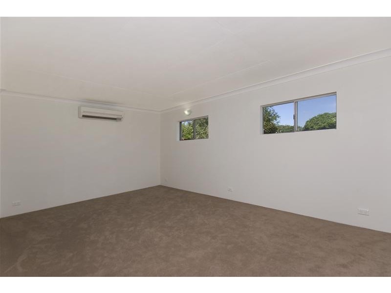 57 Bruce Avenue, Paradise Point QLD 4216