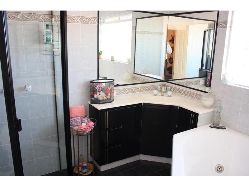 9 Amaroo Street, Biggera Waters QLD 4216