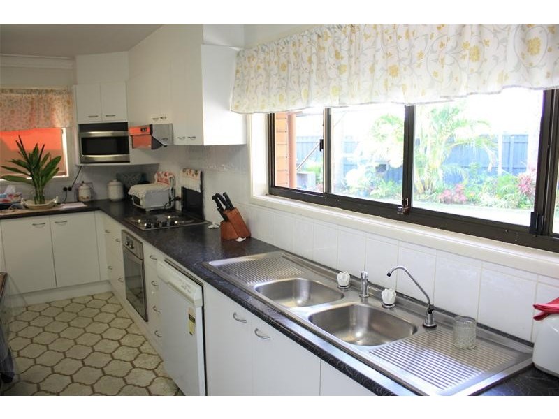 25 Goorawin Street, Runaway Bay QLD 4216