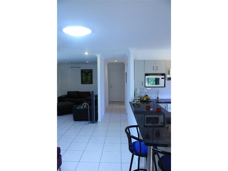 1/27 Errol Avenue, Paradise Point QLD 4216