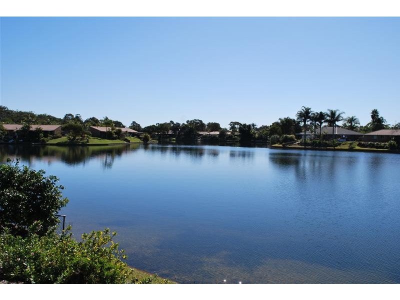 2/33 Kangaroo Avenue, Coombabah QLD 4216