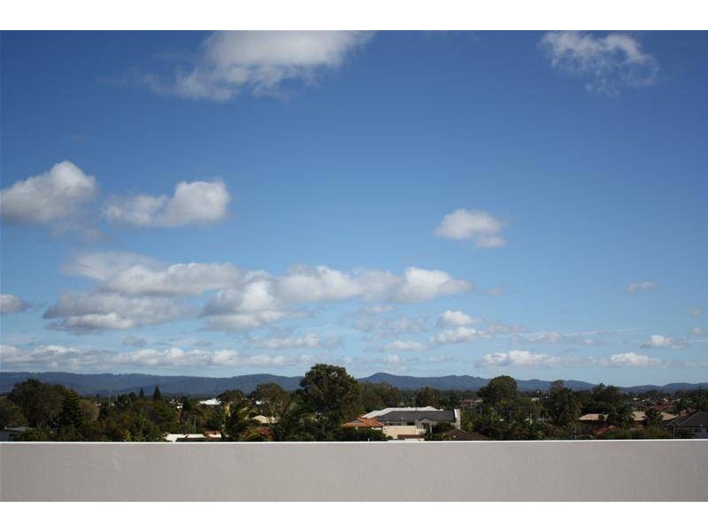 8 – 10 Victor Avenue, Paradise Point QLD 4216